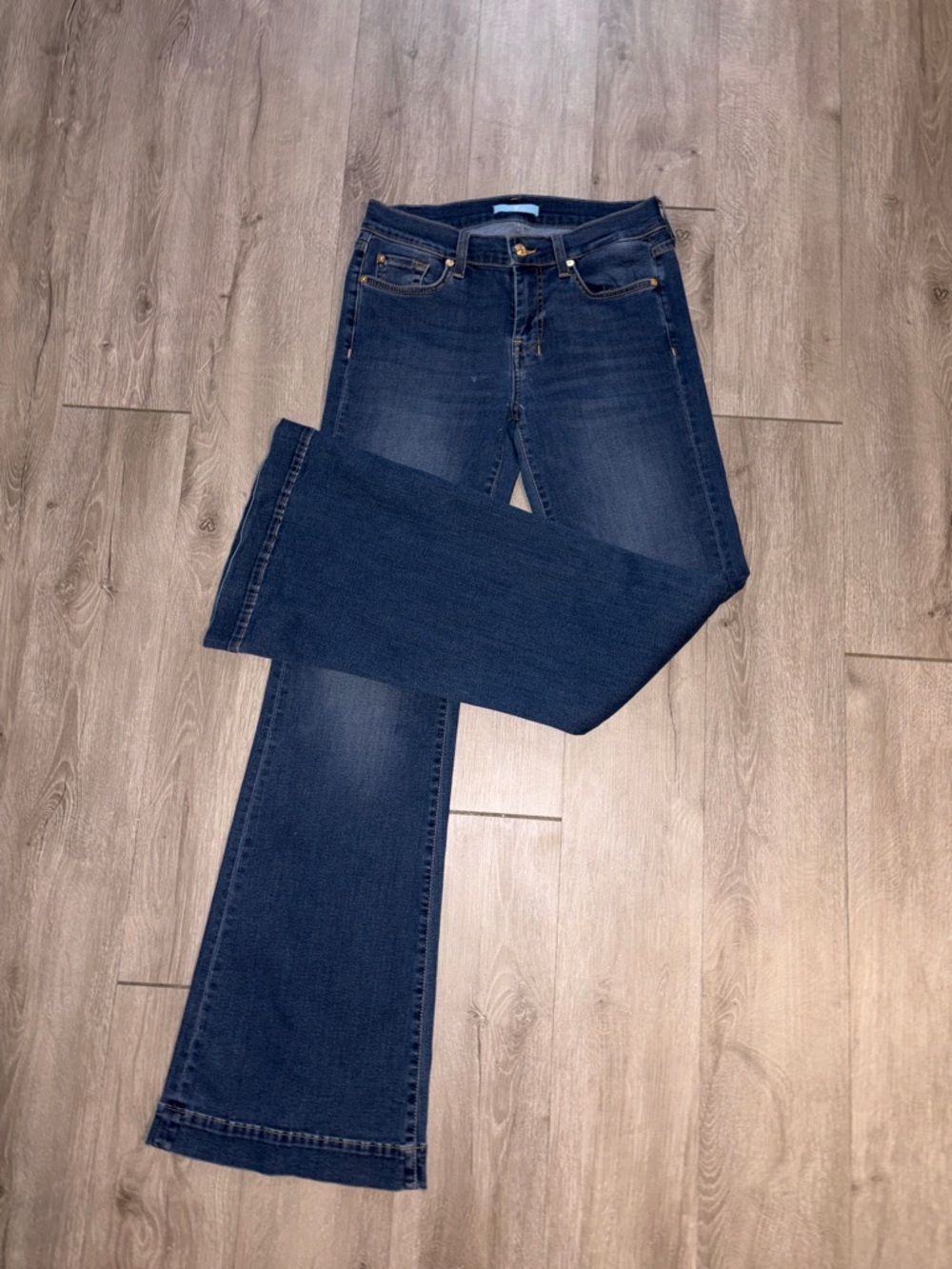 7 For All Mankind Dojo Leg Jeans - Picture 2 of 2